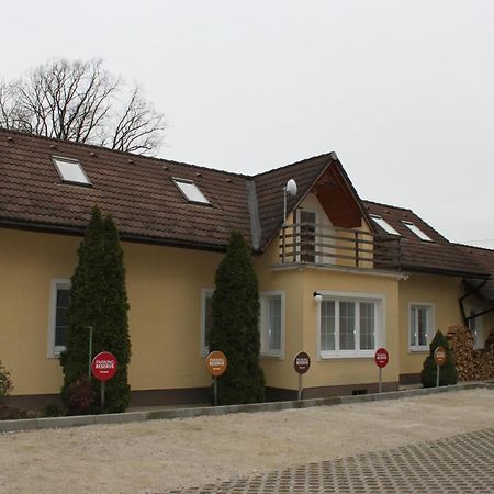Dom Via Jasna Demaenova Villa ลิฟตอฟสกีมิคูลาช ภายนอก รูปภาพ